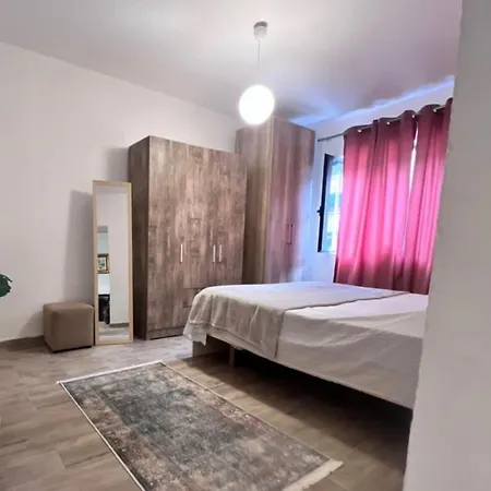 21 Dhjetori تيرانا